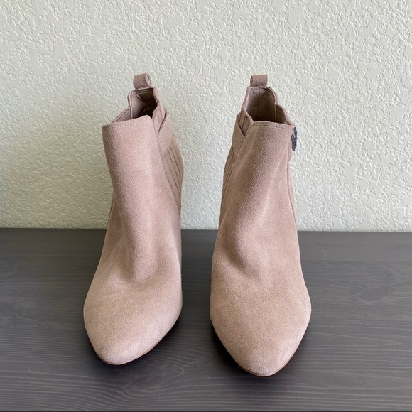 NWOT Beige Guess Booties - Picture 2 of 10